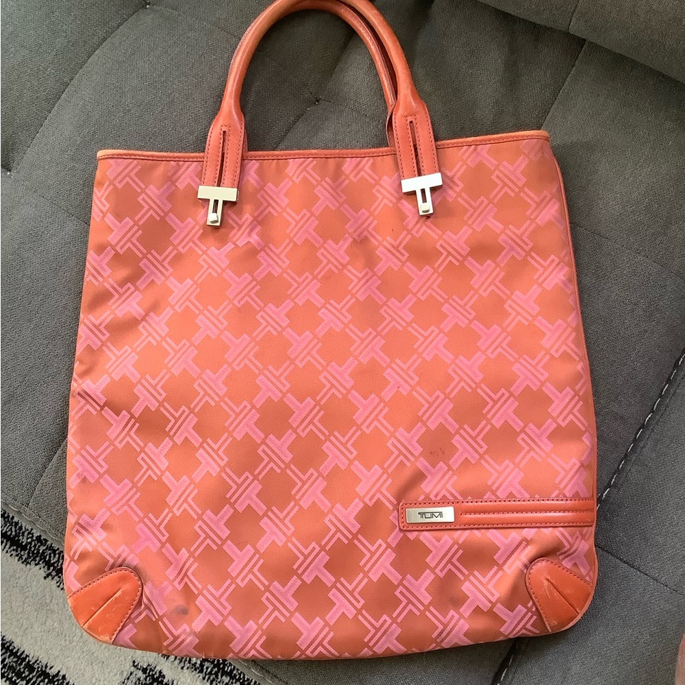 TUMI Tote Signature Collection